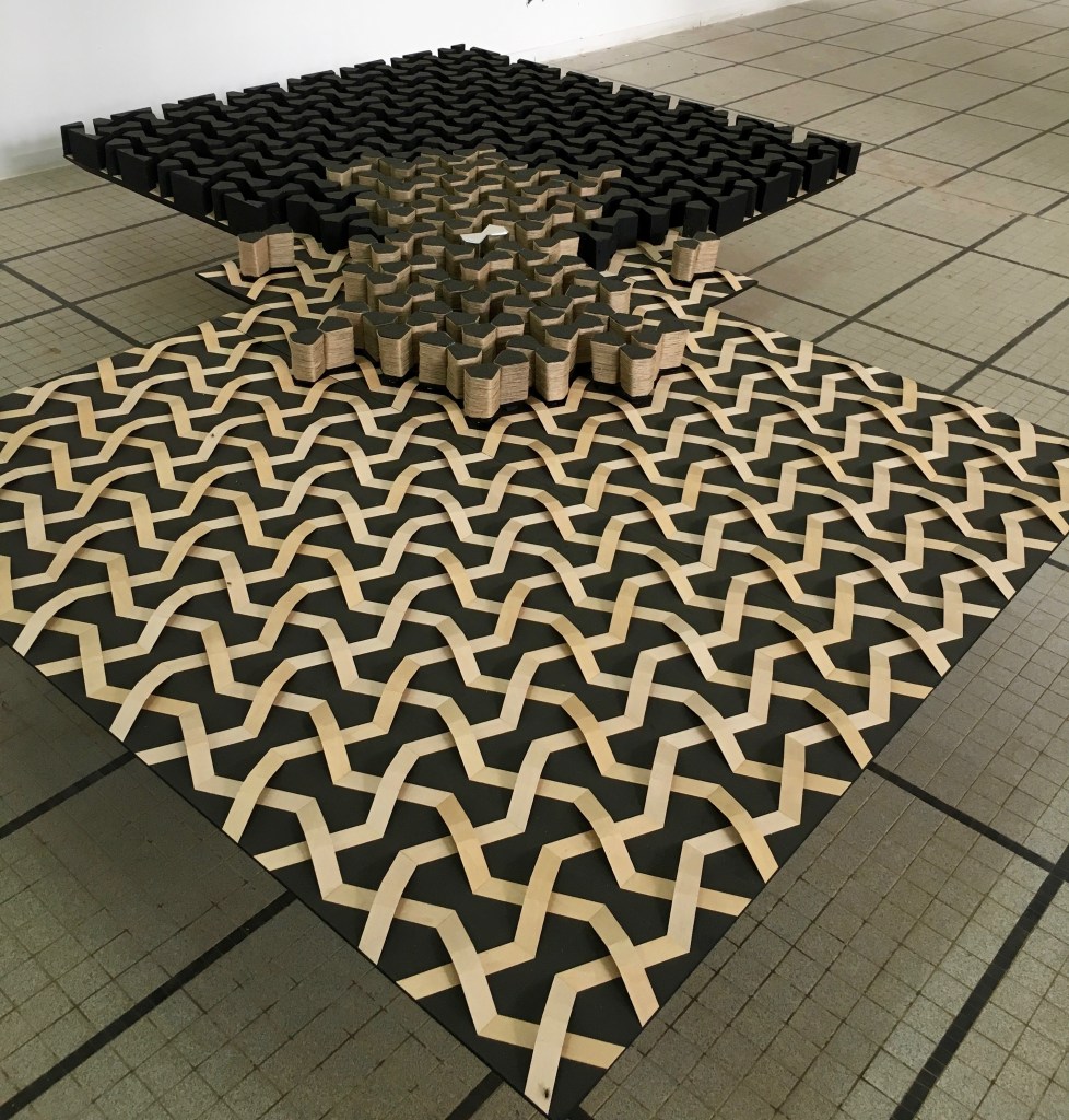 Non-Stop City, © Maurice Pefura Cameroun, Installations bois